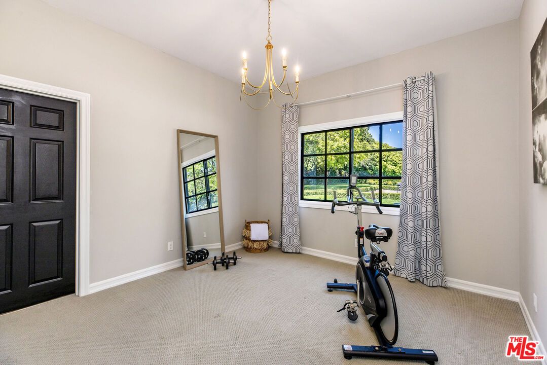 Chandelier, Fitness Equipment, Interior