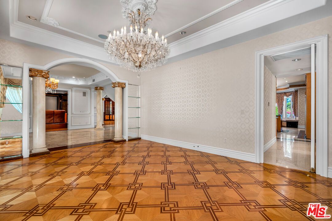 Chandelier, Interior, Recessed Lighting, Wood Texture Flooring