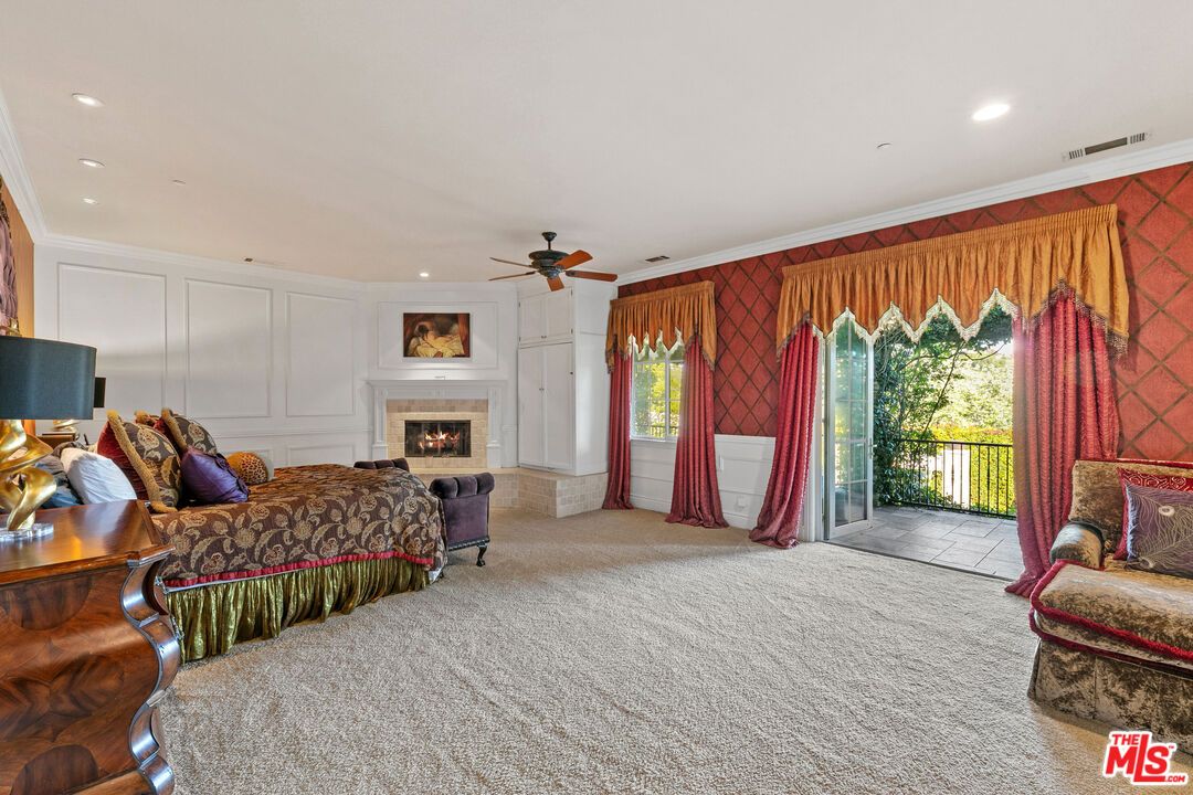 Bedroom, Fireplace, Interior, Recessed Lighting