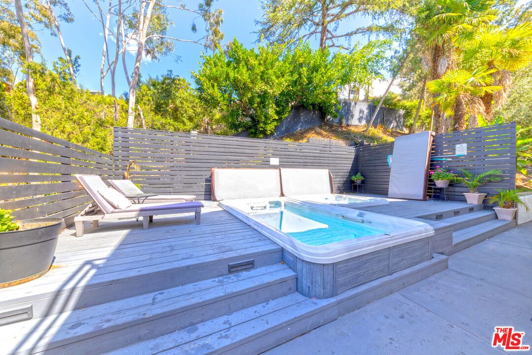 Exterior, Hot Tub