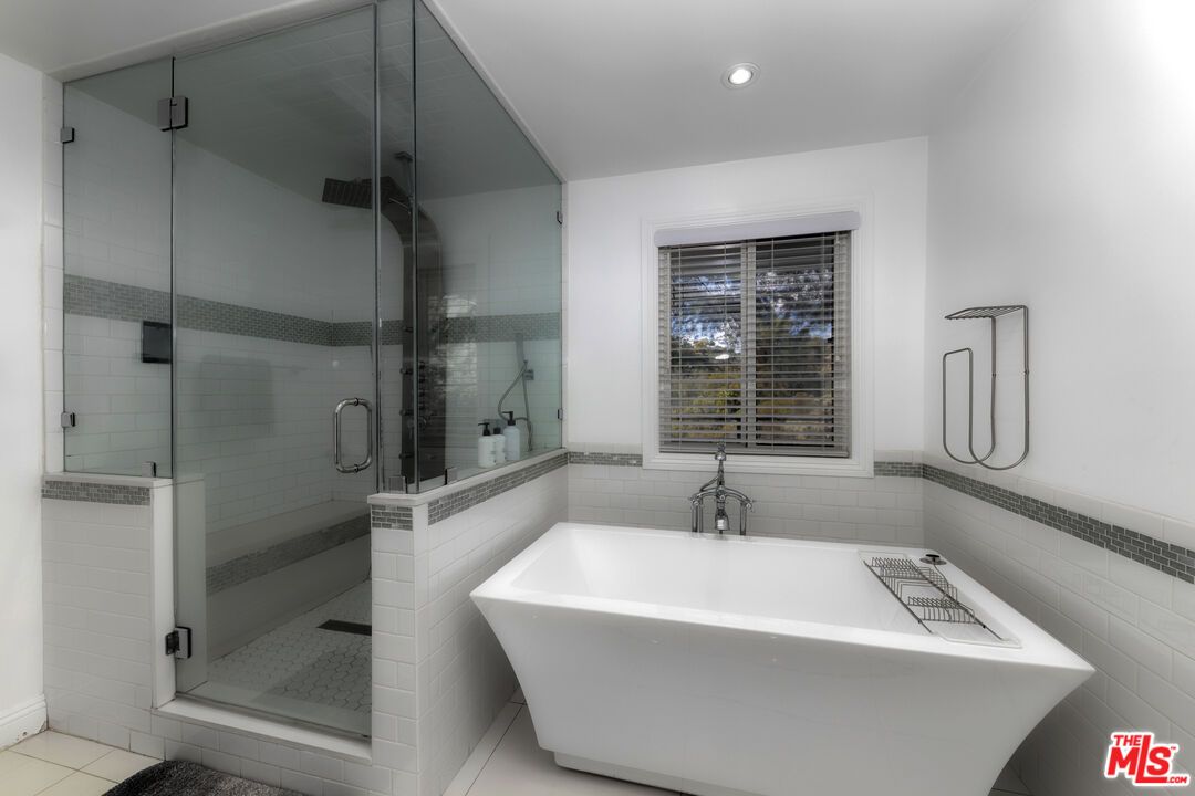 Bathroom, Free Standing Baths, Glass Shower, Interior, Recessed Lighting