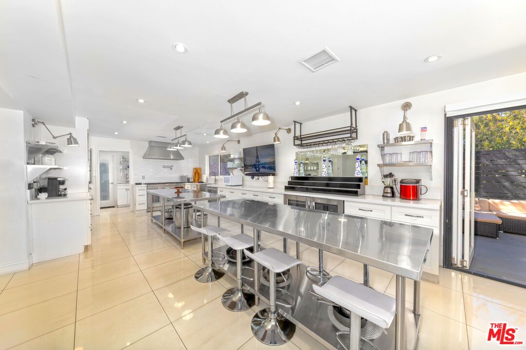 Dining room, Interior, Kitchen, Recessed Lighting, Stainless Steel Appliances