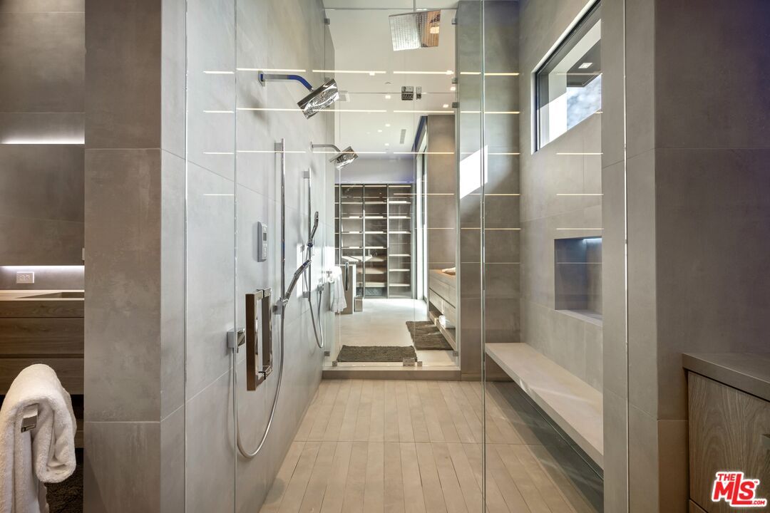 Interior, Walk-in Closets, Wood Texture Flooring