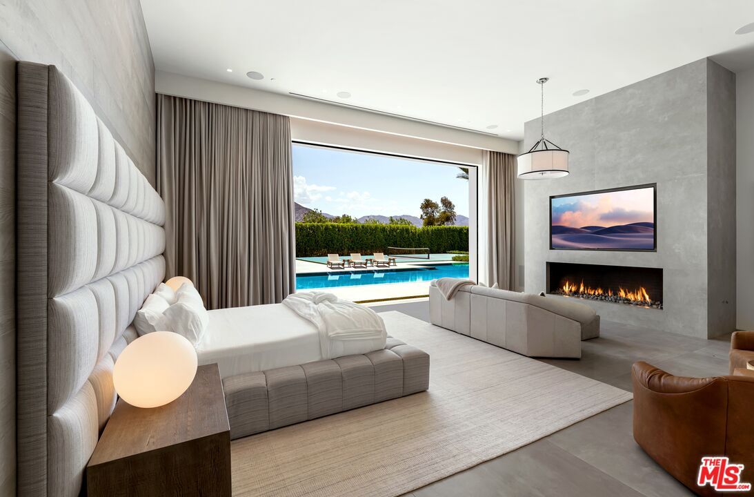 Bedroom, Fireplace, Interior, Pendant Lights, Recessed Lighting