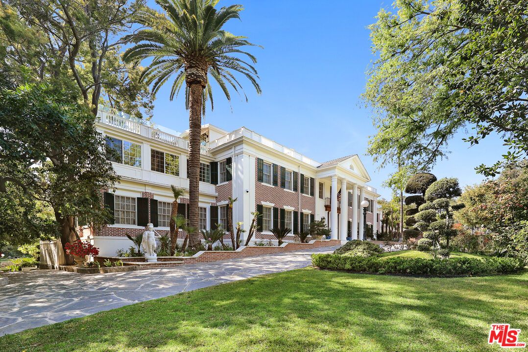 Backyard, Exterior, Facade, Georgian