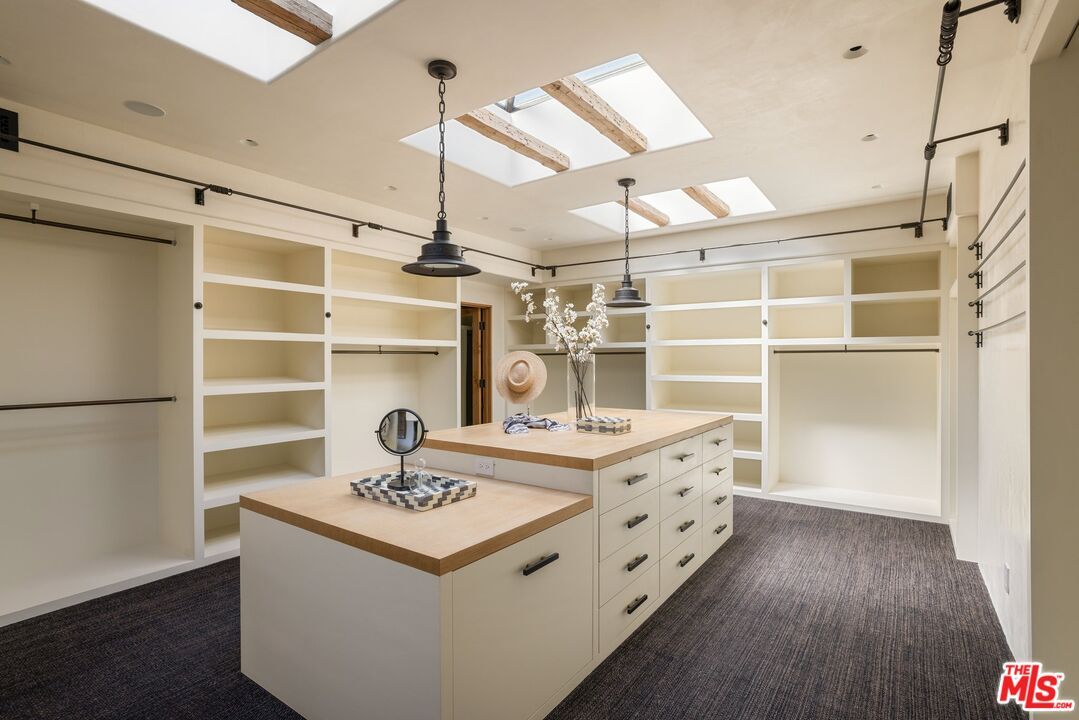 Interior, Pendant Lights, Recessed Lighting, Walk-in Closets