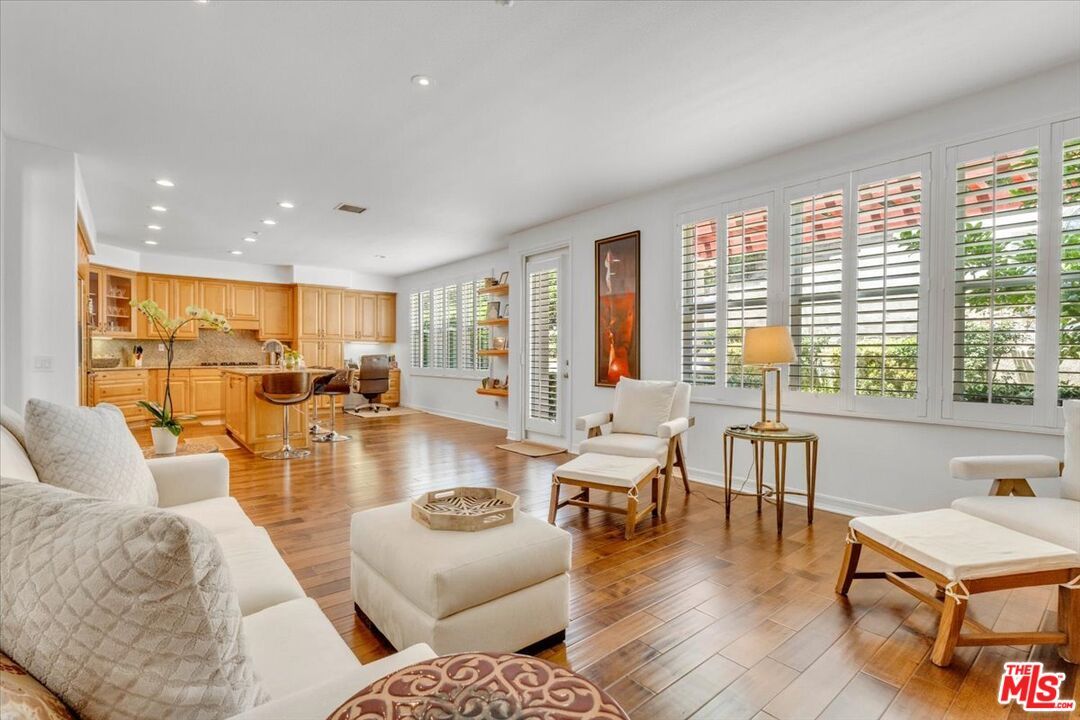 Interior, Kitchen, Living room, Recessed Lighting, Wood Texture Flooring
