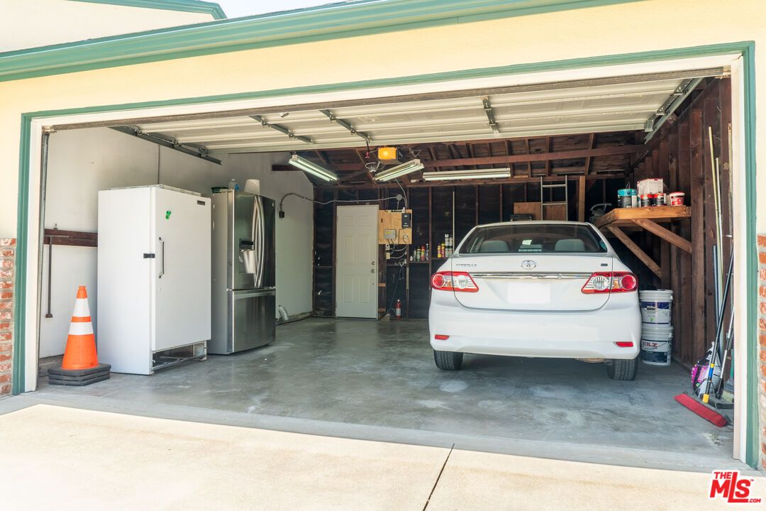 Garage, Interior