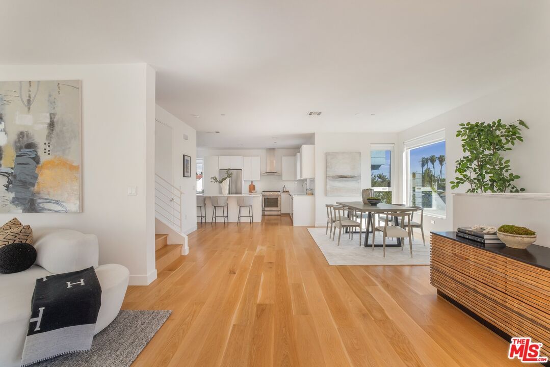 Dining room, Interior, Kitchen, Recessed Lighting, Wood Texture Flooring