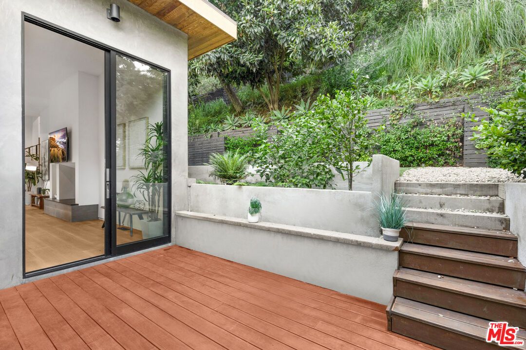 Exterior, Wood Texture Flooring