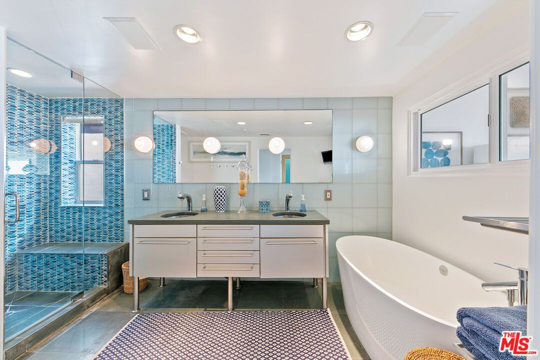 Bathroom, Dual Sink Vanities, Free Standing Baths, Glass Shower, Interior, Recessed Lighting