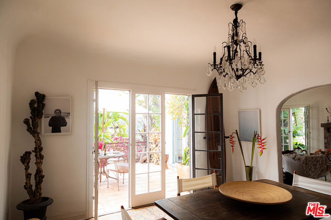 Chandelier, Dining room, Interior