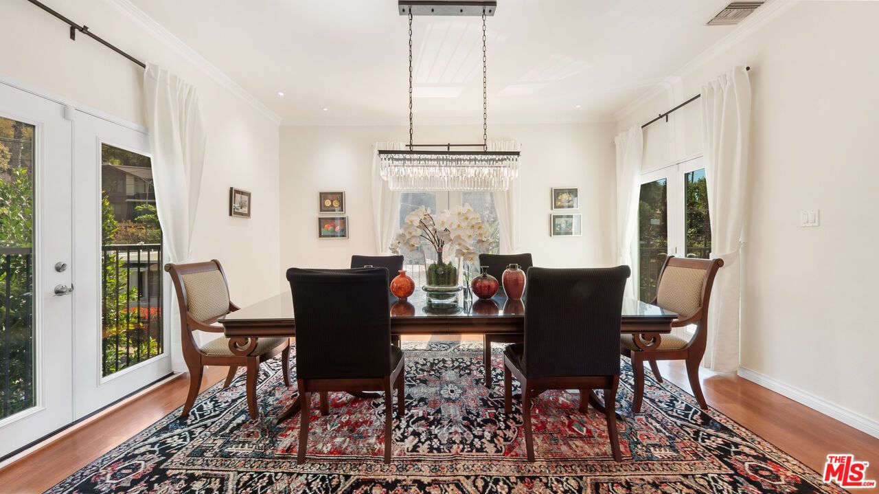 Chandelier, Dining room, Interior, Recessed Lighting, Wood Texture Flooring