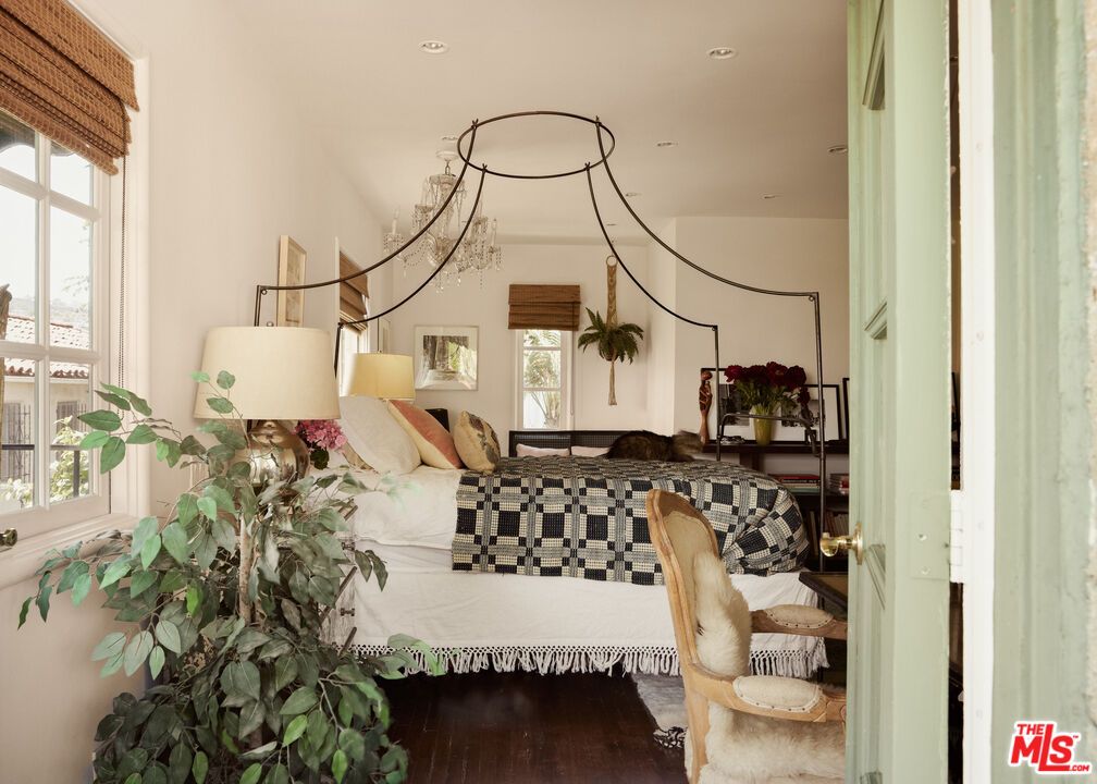Bedroom, Dining room, Interior, Recessed Lighting