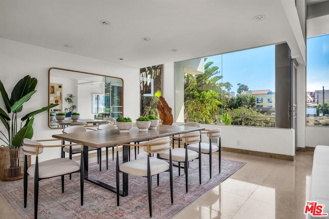 Dining room, Interior, Recessed Lighting