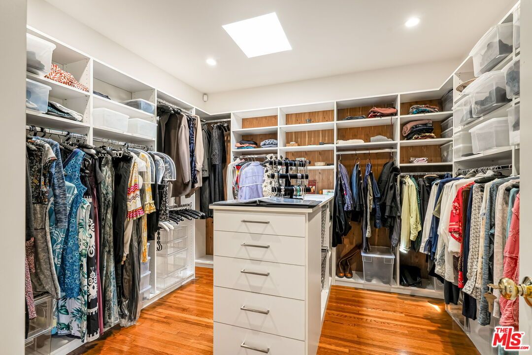 Interior, Recessed Lighting, Walk-in Closets, Wood Texture Flooring