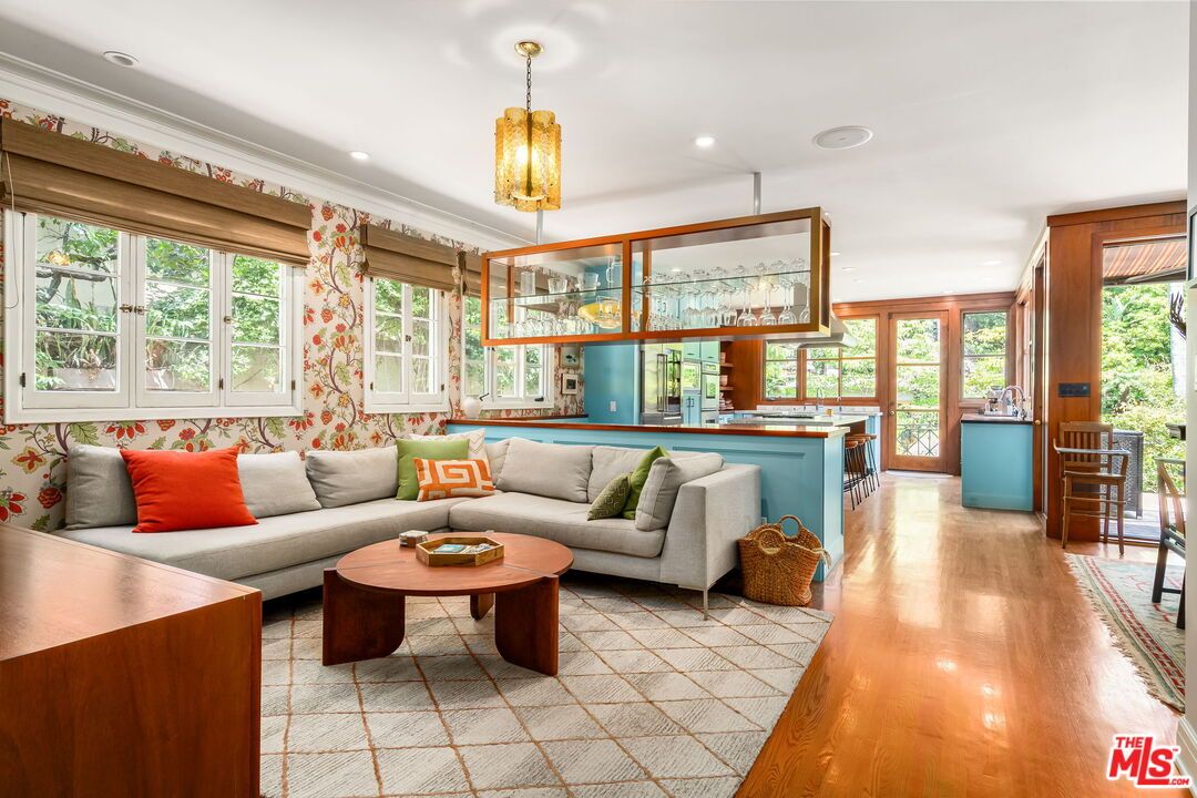 Interior, Kitchen, Living room, Pendant Lights, Recessed Lighting, Wood Texture Flooring