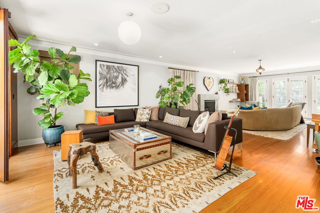 Fireplace, Interior, Living room, Pendant Lights, Recessed Lighting, Wood Texture Flooring