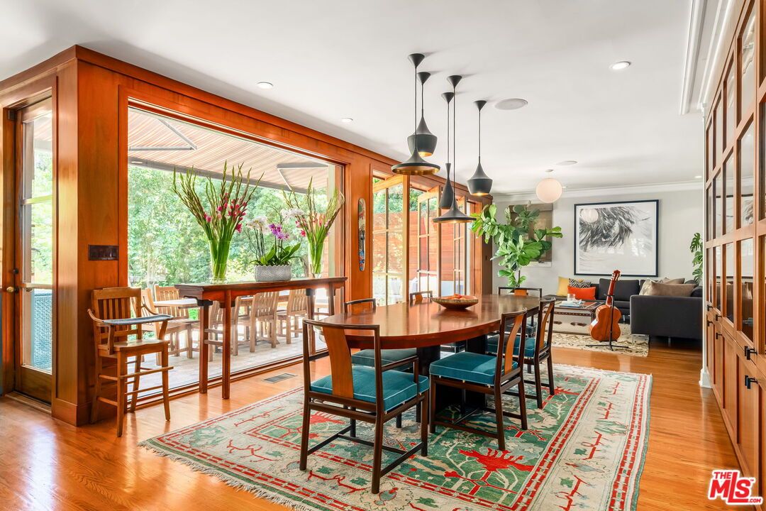 Dining room, Interior, Living room, Pendant Lights, Recessed Lighting, Wood Texture Flooring