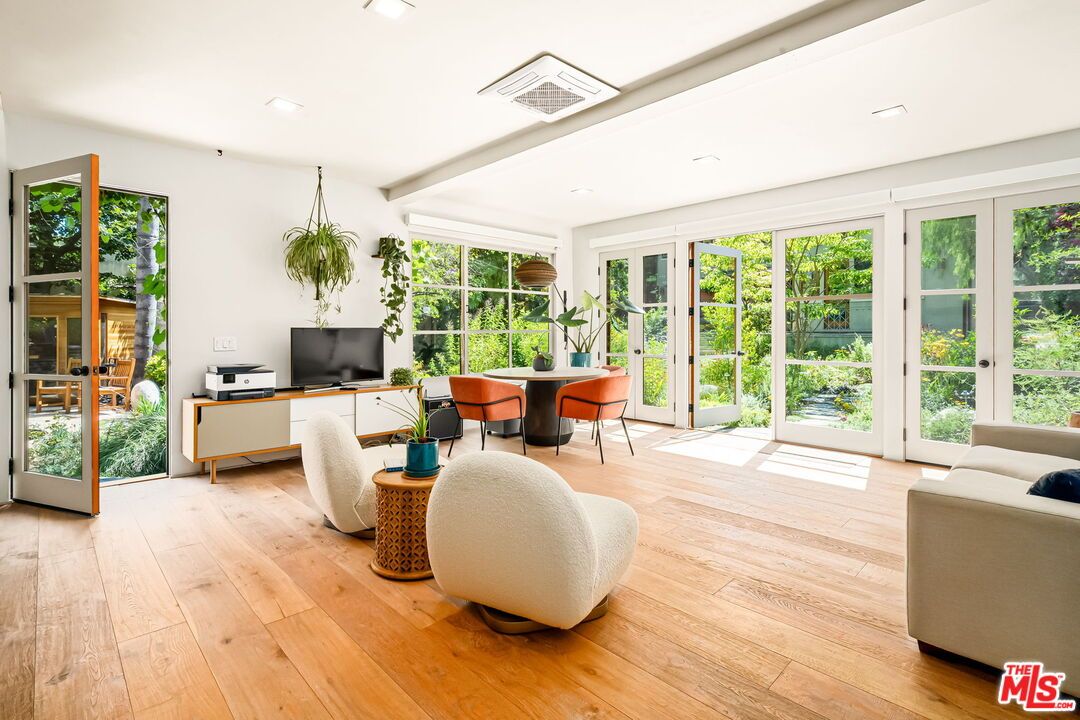 Dining room, Interior, Living room, Recessed Lighting, Wood Texture Flooring
