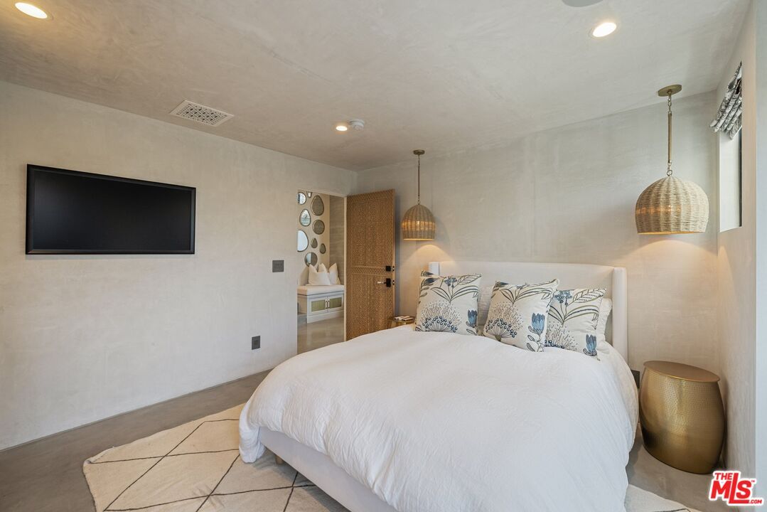 Bedroom, Interior, Pendant Lights, Recessed Lighting
