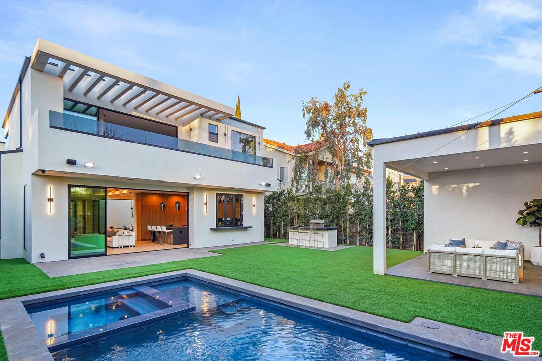 Backyard, Exterior, Pool