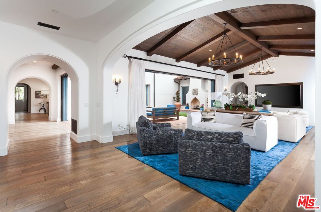 Chandelier, Dining room, Interior, Living room, Recessed Lighting, Wooden Beams, Wooden Ceilings, Wood Texture Flooring