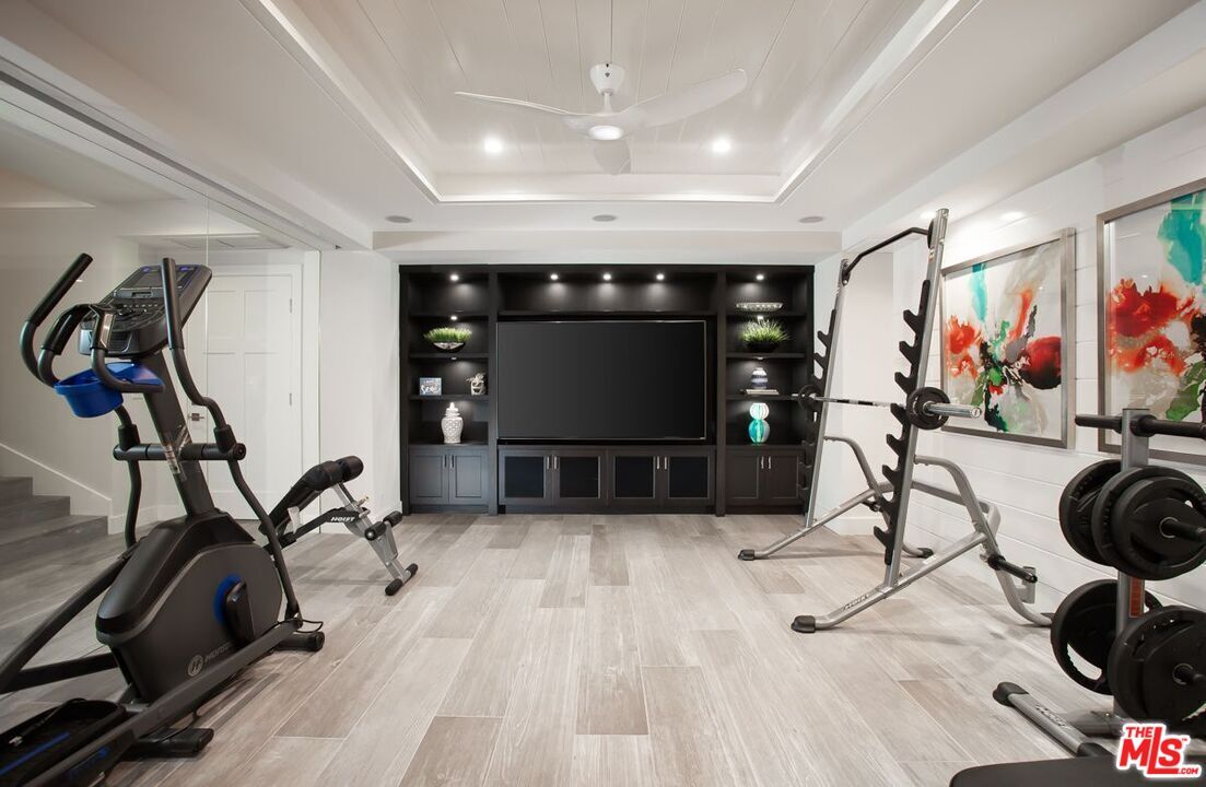 Fitness Equipment, Interior, Recessed Lighting, Wood Texture Flooring
