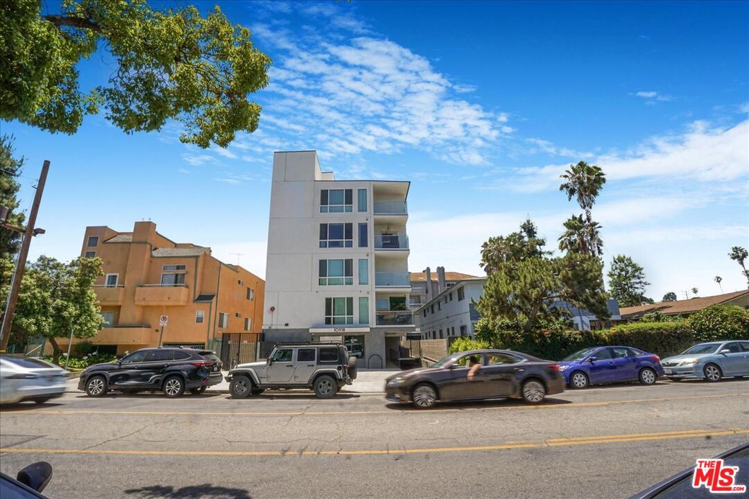 Exterior, Facade, Condo Building