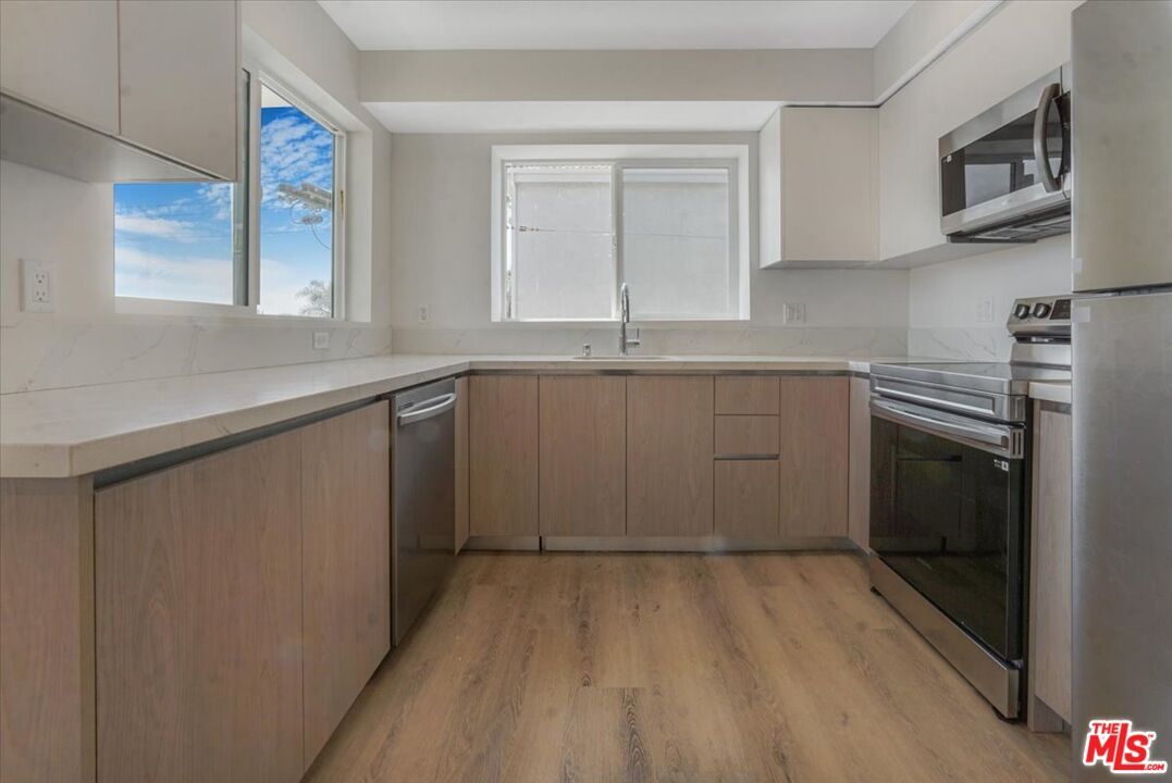 Interior, Kitchen, Stainless Steel Appliances, Wood Texture Flooring