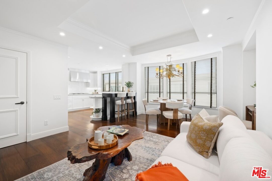 Chandelier, Dining room, Interior, Kitchen, Living room, Recessed Lighting, Wood Texture Flooring