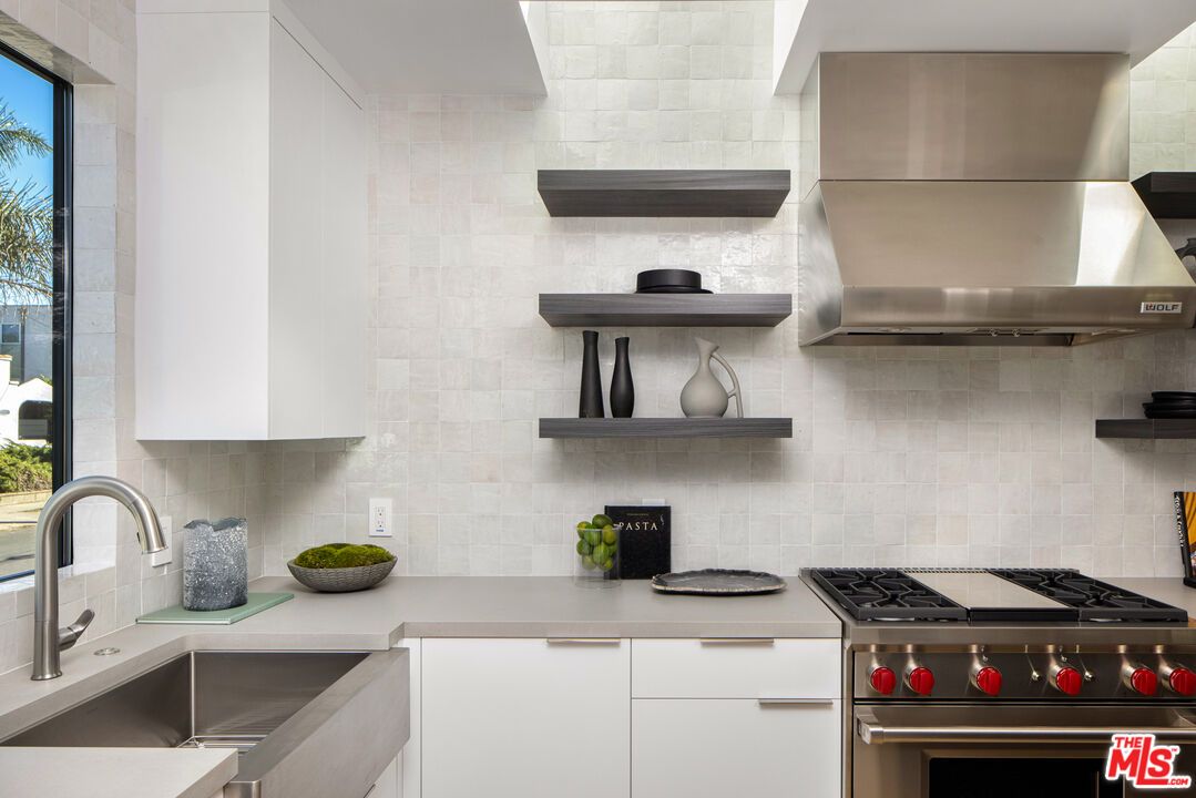 Interior, Kitchen, Stainless Steel Appliances