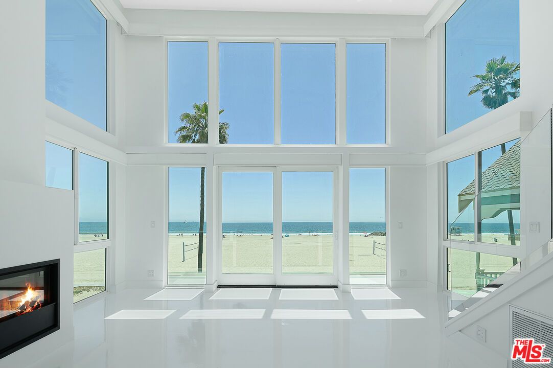 Fireplace, Interior, Water