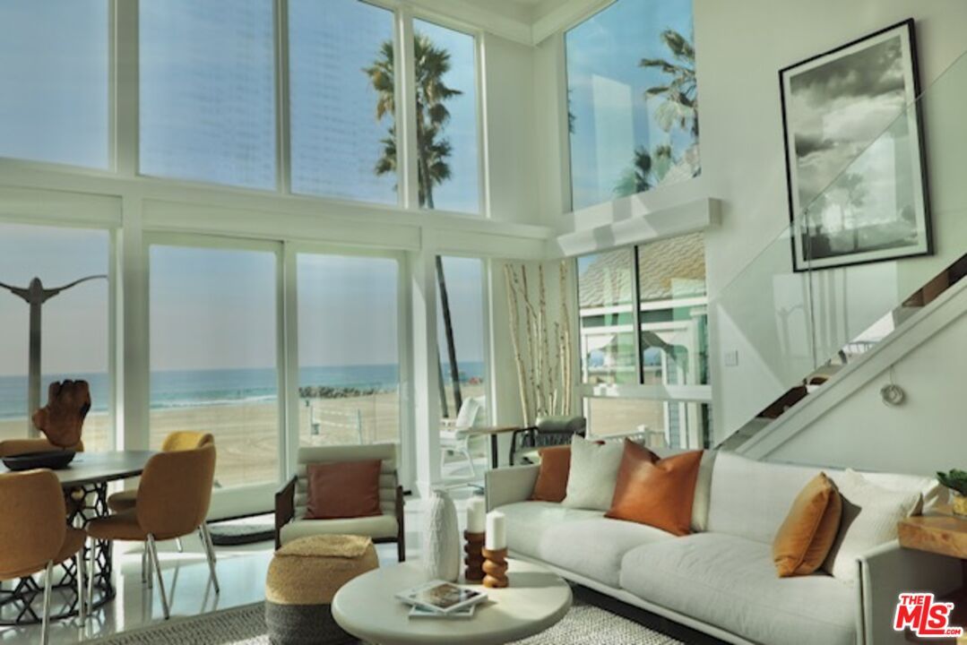 Dining room, Interior, Living room, Water