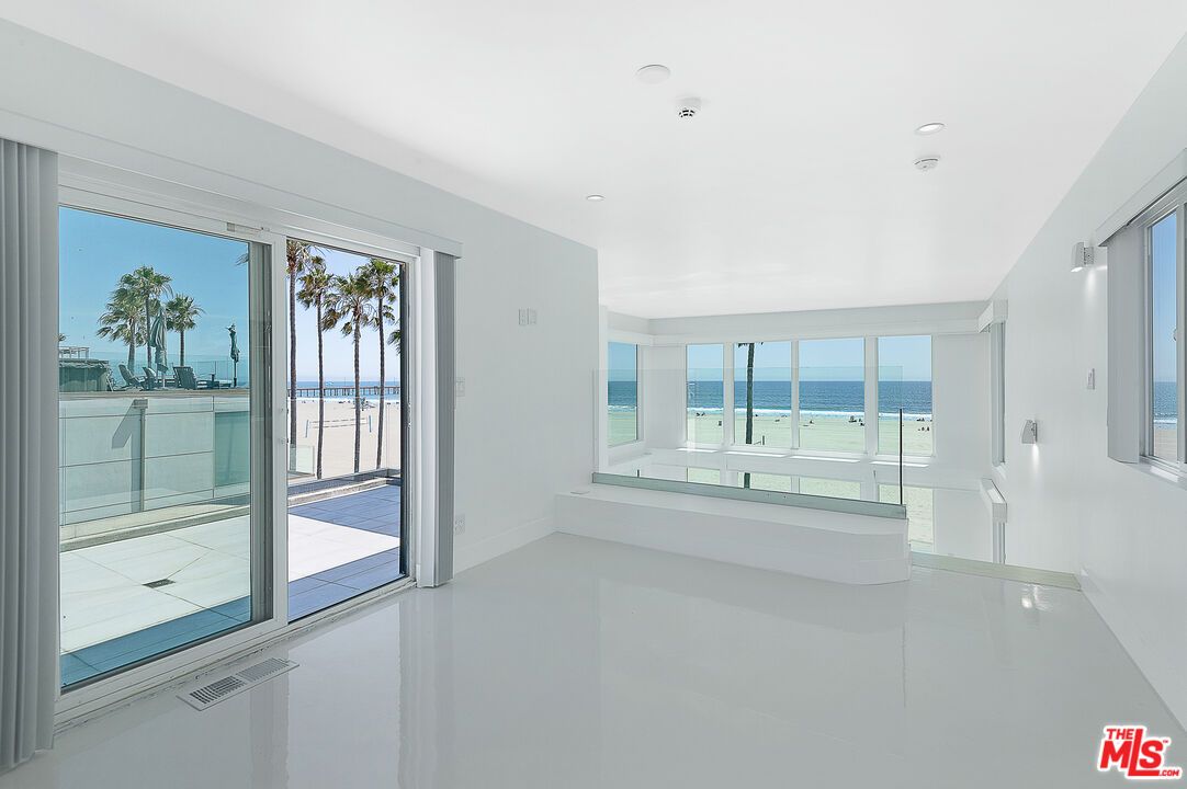 Interior, Recessed Lighting, Water