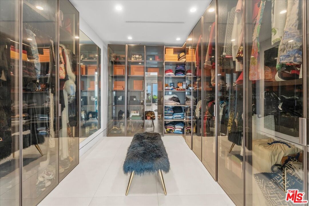 Interior, Recessed Lighting, Walk-in Closets