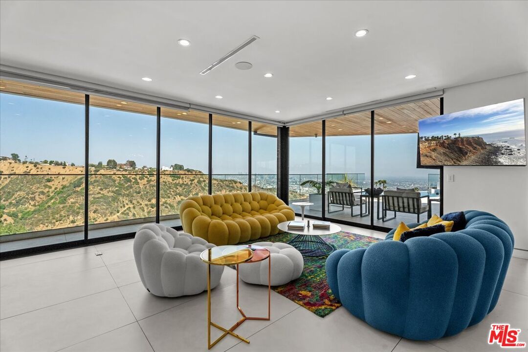 Interior, Living room, Recessed Lighting, Water