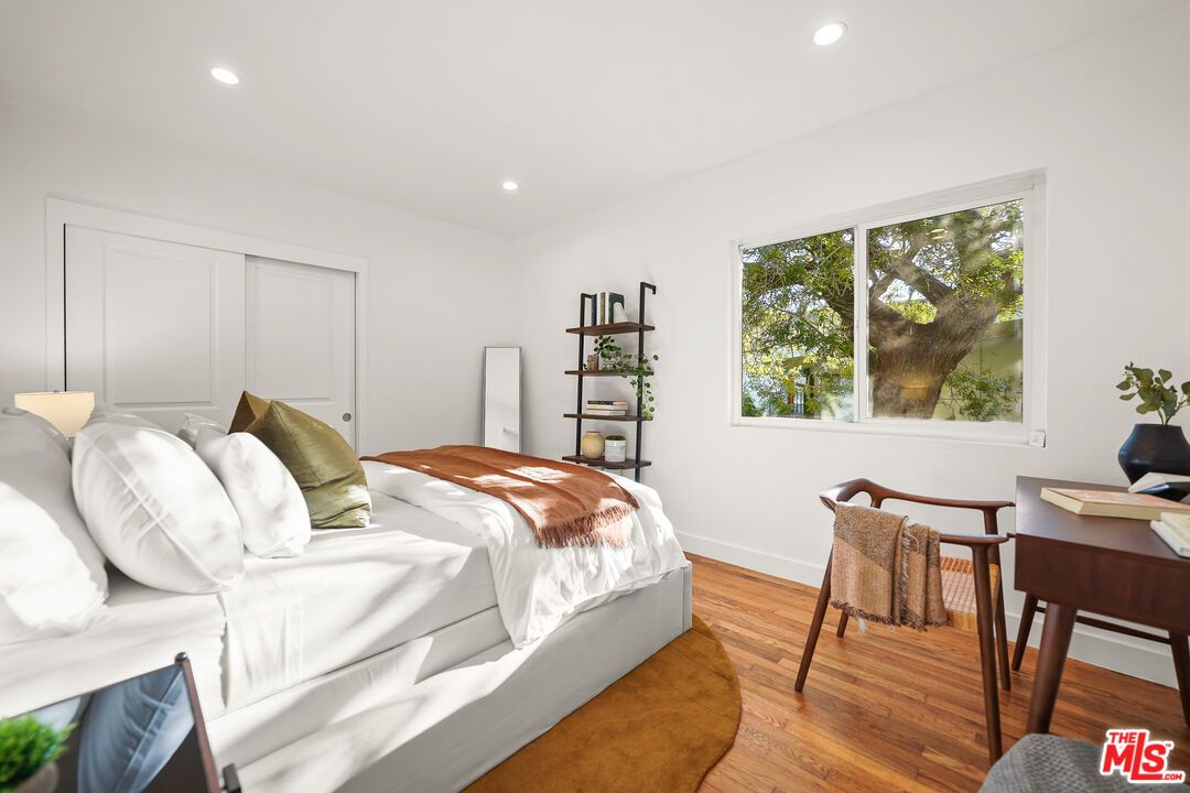 Bedroom, Home Office, Interior, Recessed Lighting, Wood Texture Flooring