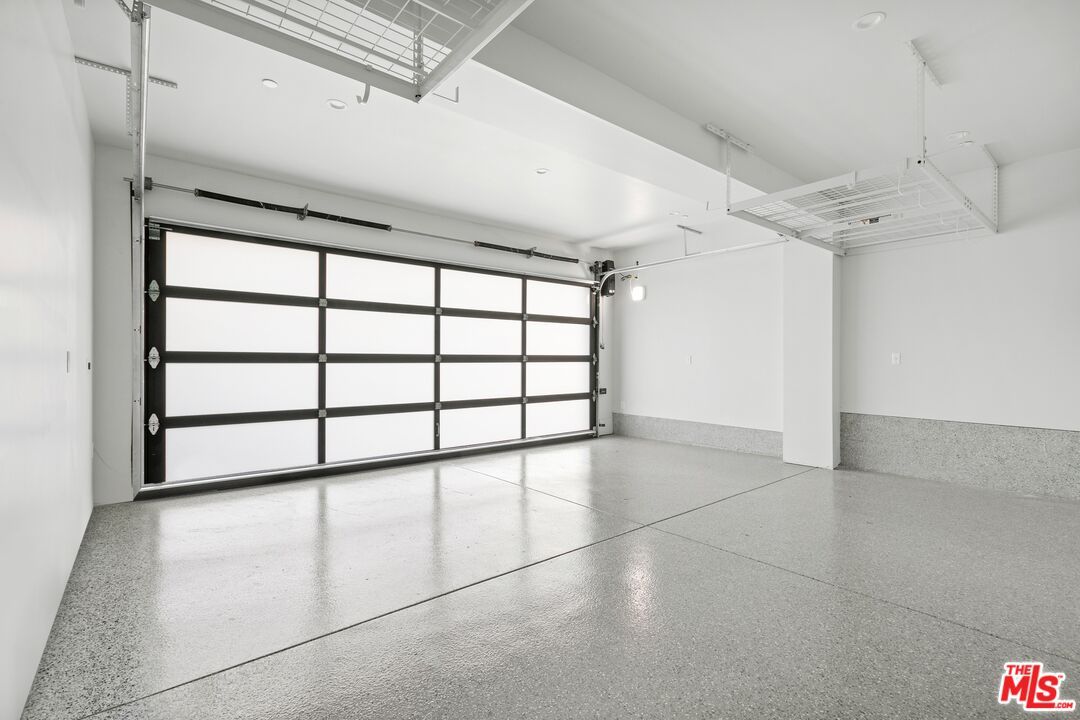 Garage, Interior