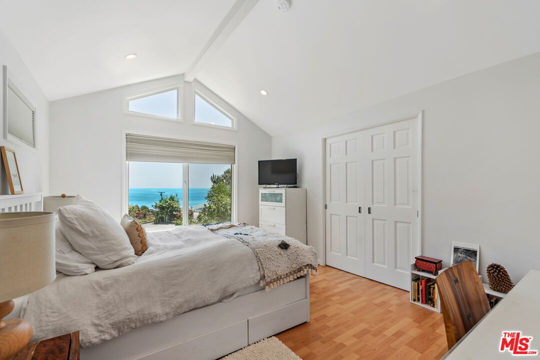 Bedroom, Interior, Recessed Lighting, Water, Wood Texture Flooring