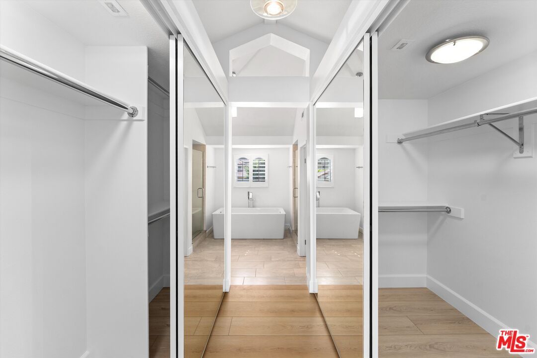 Interior, Walk-in Closets, Wood Texture Flooring