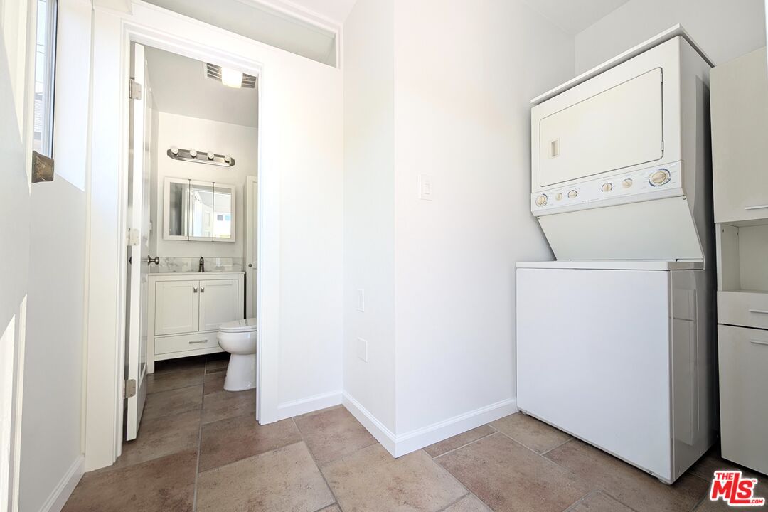 Bathroom, Interior, Utility Closets, Washer