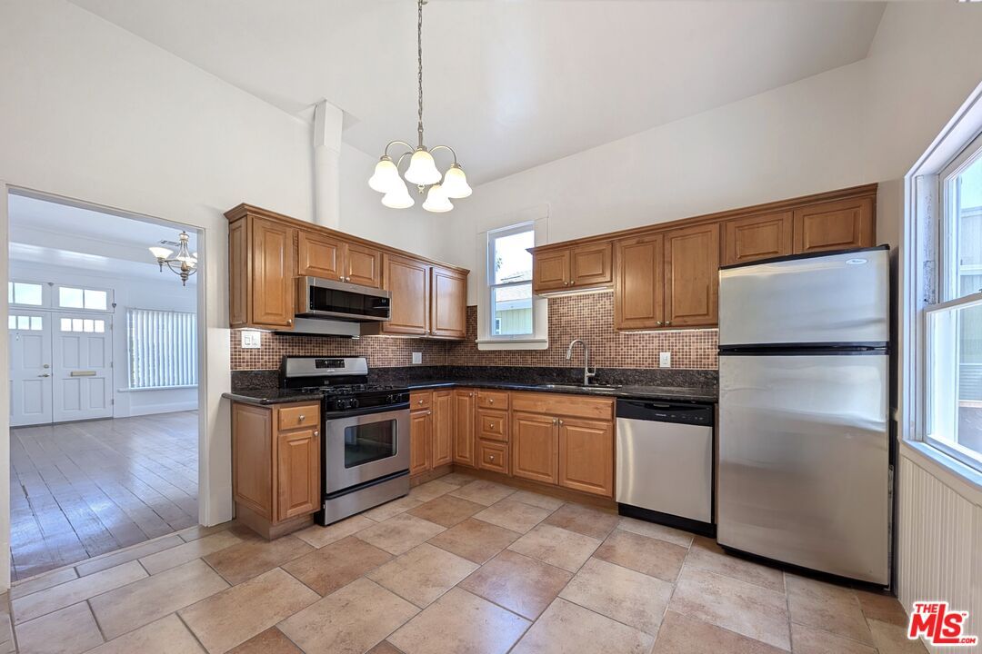 Interior, Kitchen, Pendant Lights, Stainless Steel Appliances