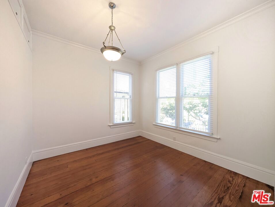 Empty room, Interior, Pendant Lights, Wood Texture Flooring