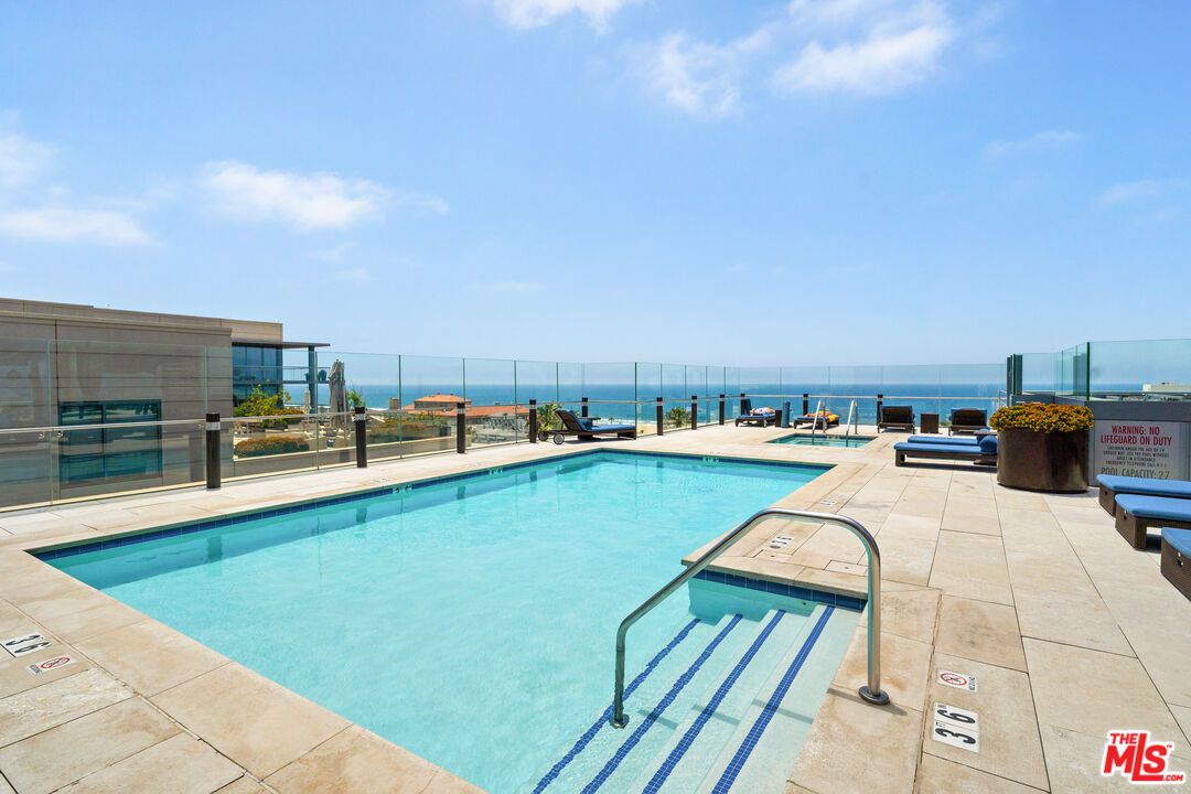 Exterior, Pool, Water