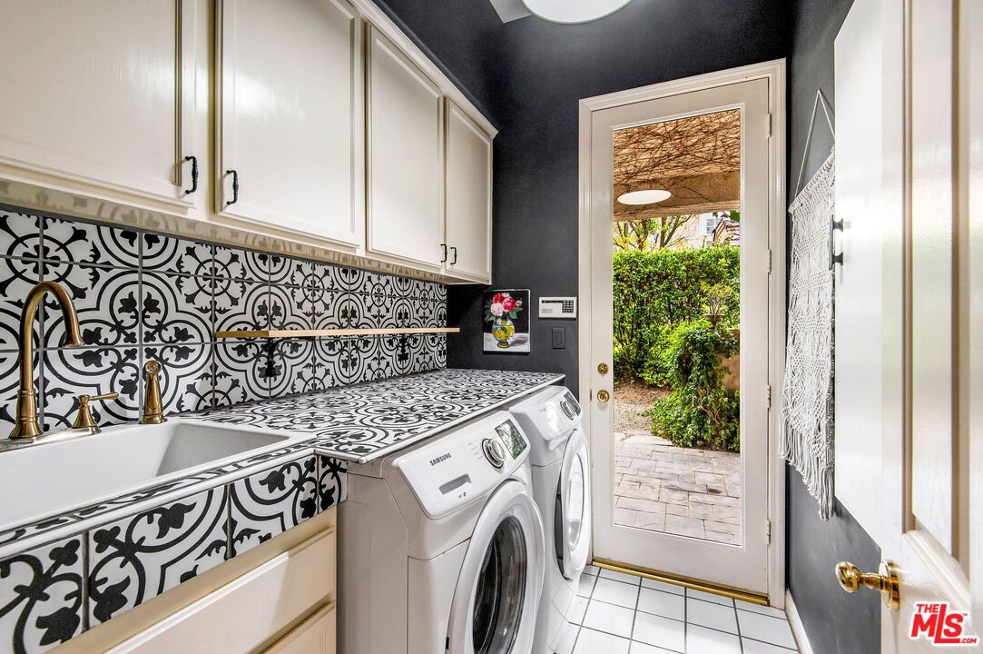 Interior, Washer