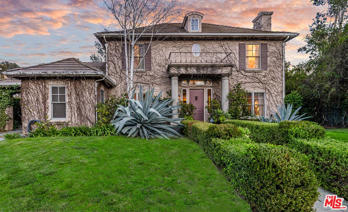 Backyard, Exterior, Facade, Georgian