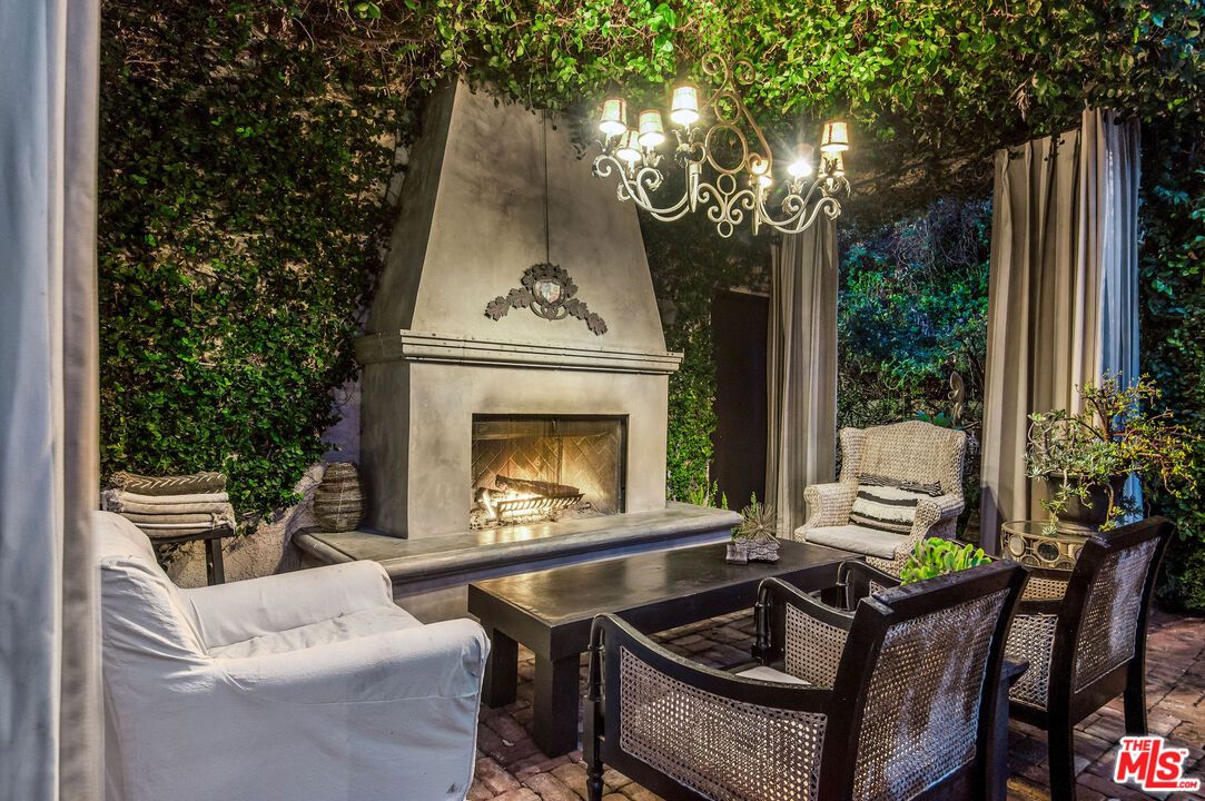 Exterior, Fireplace