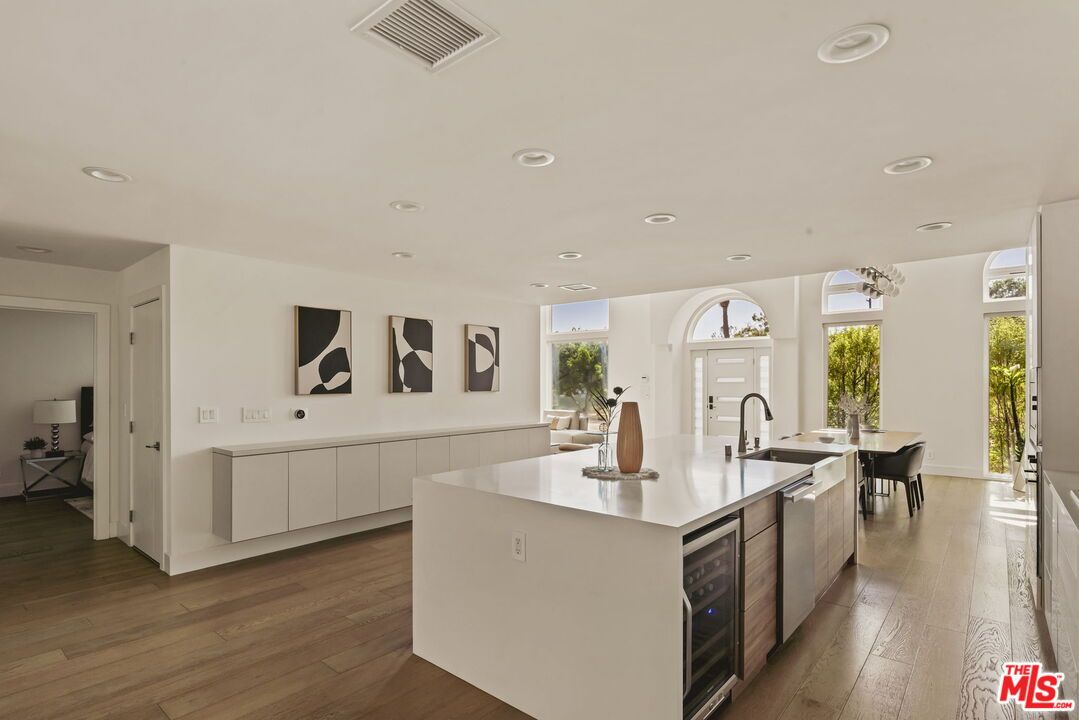 Dining room, Interior, Kitchen, Recessed Lighting, Wood Texture Flooring