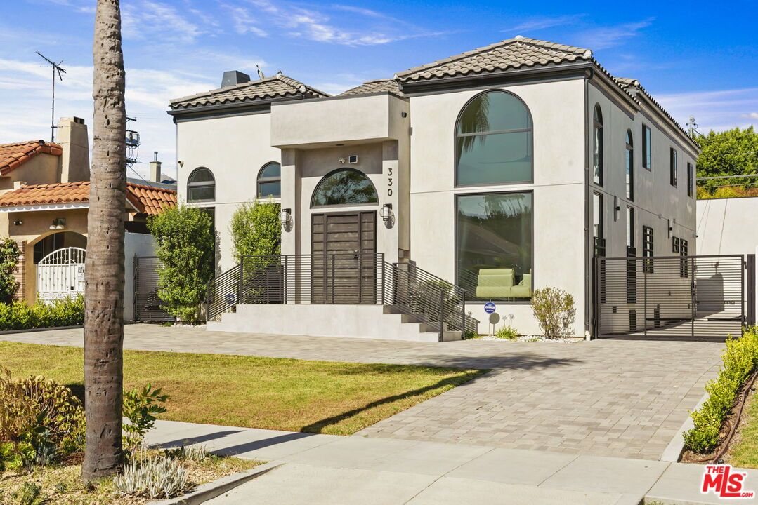 Backyard, Exterior, Facade, Mediterranean